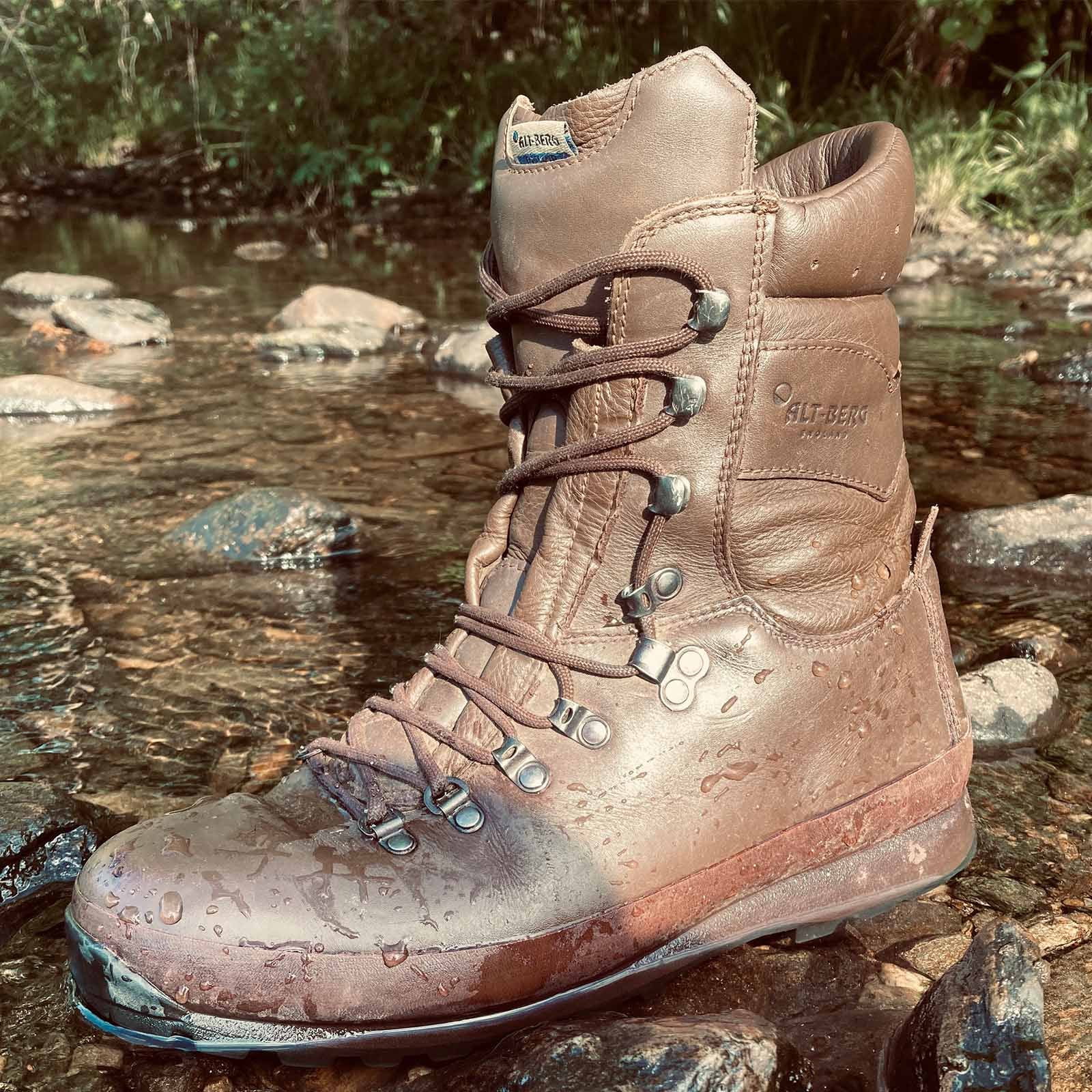 Altberg Defender Boots | FEMALE - Image 5